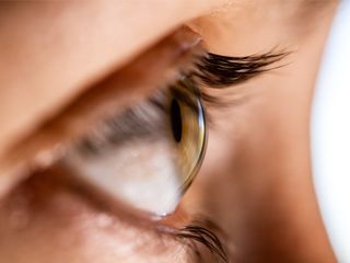 thumbnail - Eye Correction
